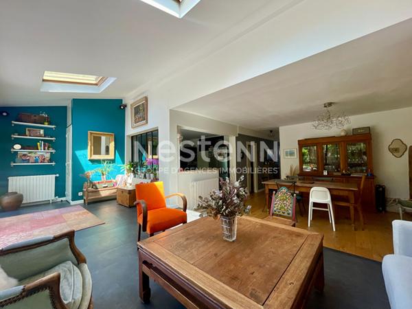 Talence Médoquine échoppe double 4 ch + 1 bureau terrasse jardin et dépendance.