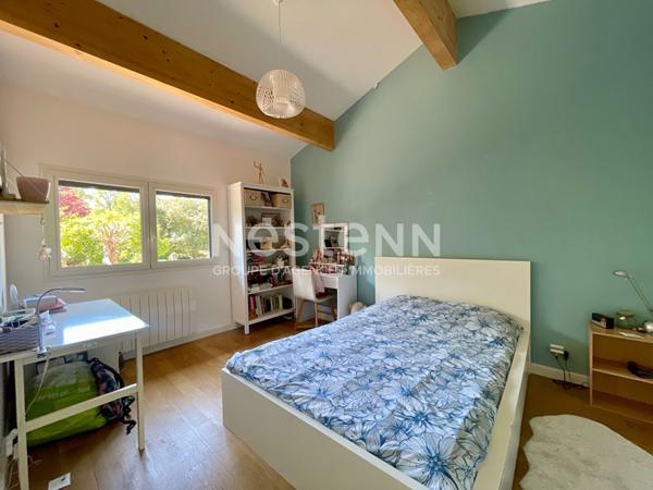 Talence Médoquine échoppe double 4 ch + 1 bureau terrasse jardin et dépendance.