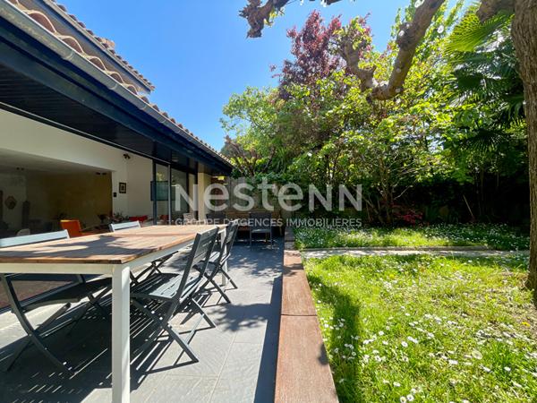 Talence Médoquine échoppe double 4 ch + 1 bureau terrasse jardin et dépendance.