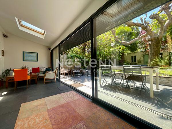 Talence Médoquine échoppe double 4 ch + 1 bureau terrasse jardin et dépendance.