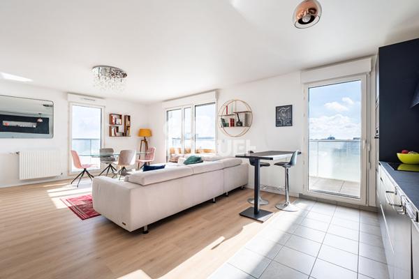 APPARTEMENT 4 PIECES PROCHE METRO AVEC PARKING ET TERRASSE