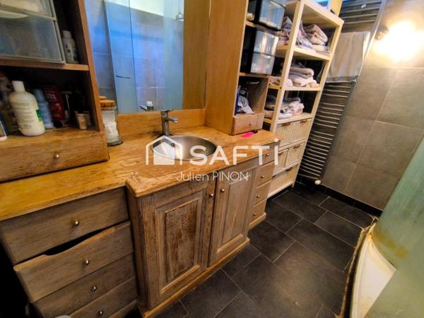 VILLA 6 CHAMBRES DE 180 m² DANS UN QUARTIER CALME ET RESIDENTIEL