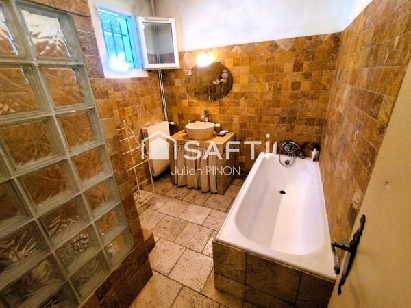 VILLA 6 CHAMBRES DE 180 m² DANS UN QUARTIER CALME ET RESIDENTIEL