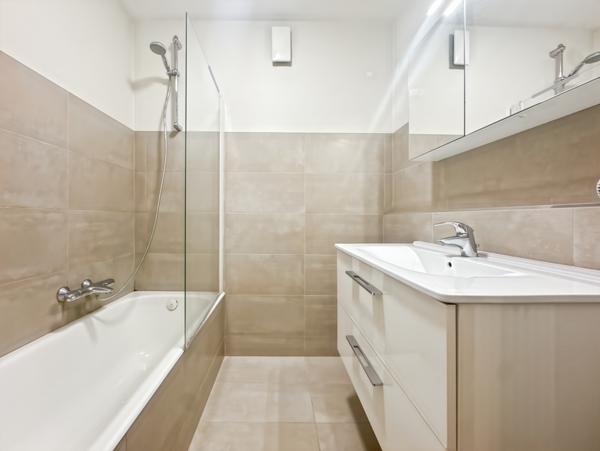 Strasbourg (67200) 4 PIÈCES TRAVERSANT 3 BALCONS