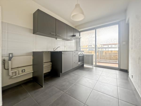 Strasbourg (67200) 4 PIÈCES TRAVERSANT 3 BALCONS