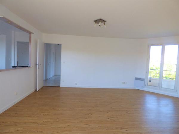 3 PIECES 58m² + 2 BALCONS + DOUBLE PARKING - CERGY LE HAUT