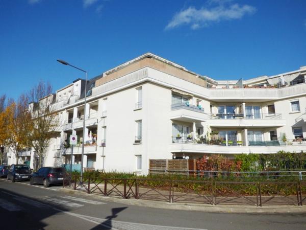 3 PIECES 58m² + 2 BALCONS + DOUBLE PARKING - CERGY LE HAUT