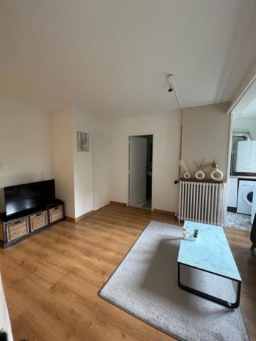 Appartement
                                                                                                                                                                                                                                                                                                                        2 pièce(s)                                                                                                                                                                                                          1 chambre(s)                                                                                                                                                                                                          34  m²
