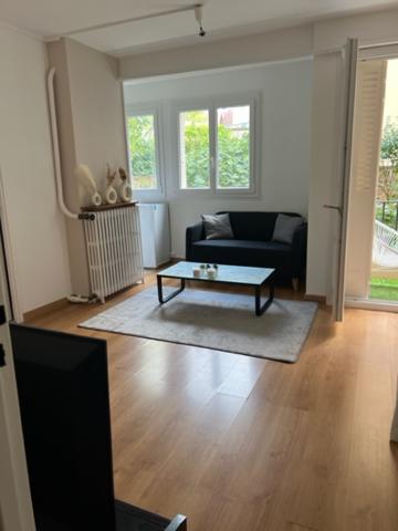 Appartement
                                                                                                                                                                                                                                                                                                                        2 pièce(s)                                                                                                                                                                                                          1 chambre(s)                                                                                                                                                                                                          34  m²
