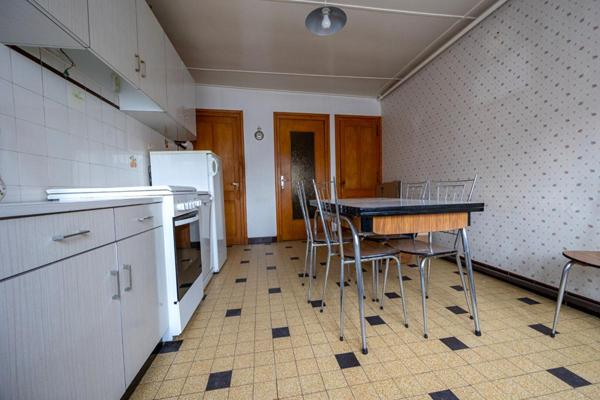 Ensemble immobilier polyvalent avec terrain clos