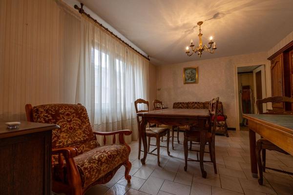 Ensemble immobilier polyvalent avec terrain clos