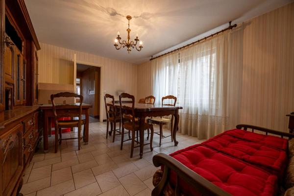 Ensemble immobilier polyvalent avec terrain clos