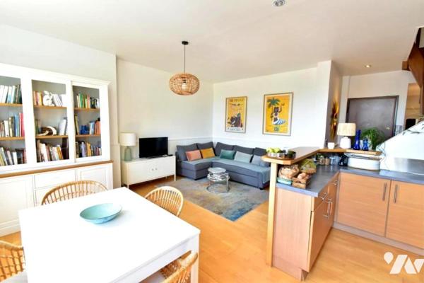 APPARTEMENT LUMINEUX AU PLEIN CENTRE VILLE