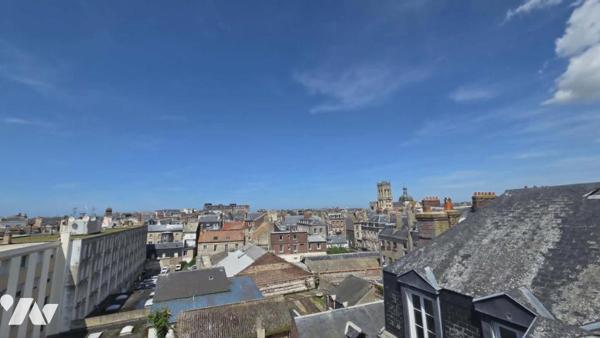 APPARTEMENT LUMINEUX AU PLEIN CENTRE VILLE