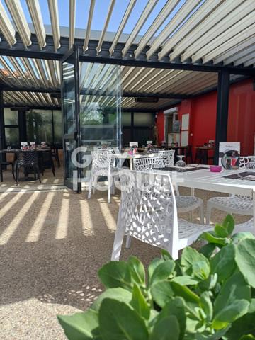 BRASSERIE AVEC PARKING