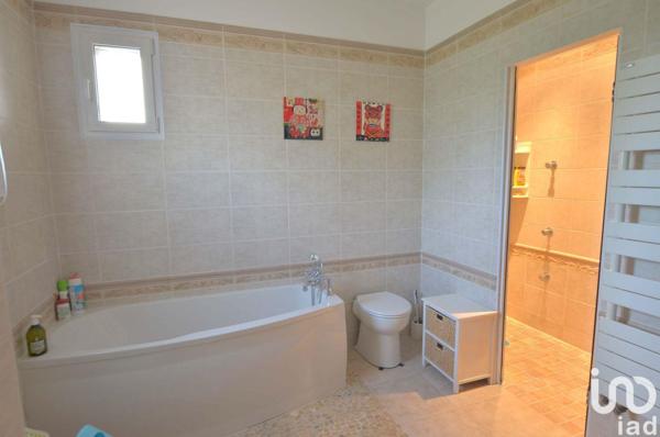 Maison à vendre 6 pièces 214 m² Générac