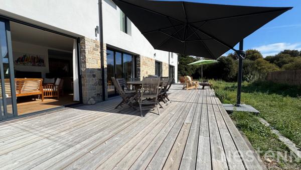SAINT-PIERRE-QUIBERON - Vente maison contemporaine de plus de 200 m² à deux pas des plages