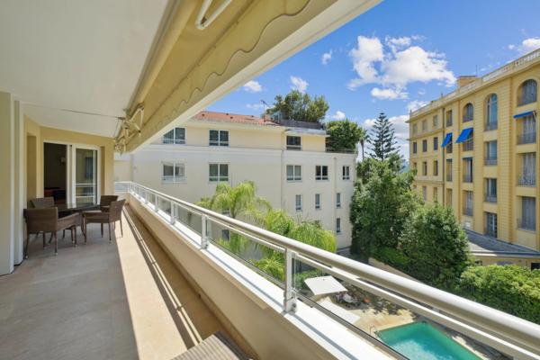 Appartement d'exception dans une résidence avec piscine
