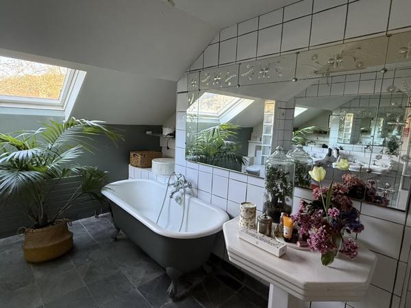 Maison
         13 pièces
        - 370 m² Exclusivité 1 200 000 € *