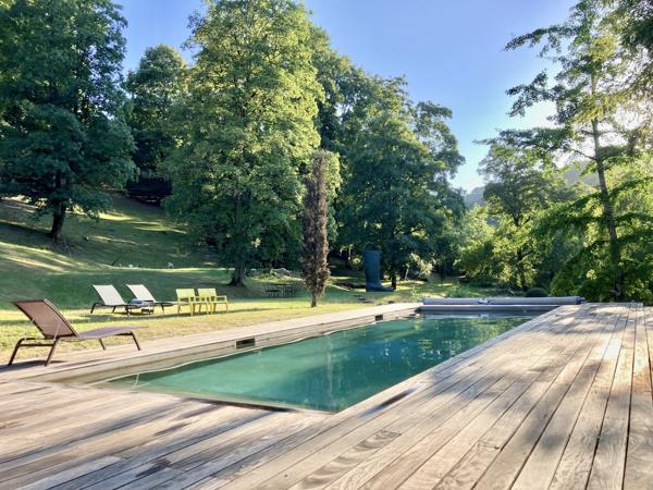 Maison
         13 pièces
        - 370 m² Exclusivité 1 200 000 € *