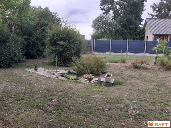MAISON 117 M2 PLAIN PIED LONGUE-JUMELLES  AVEC JARDIN CLOS DE 1240 Mètres
