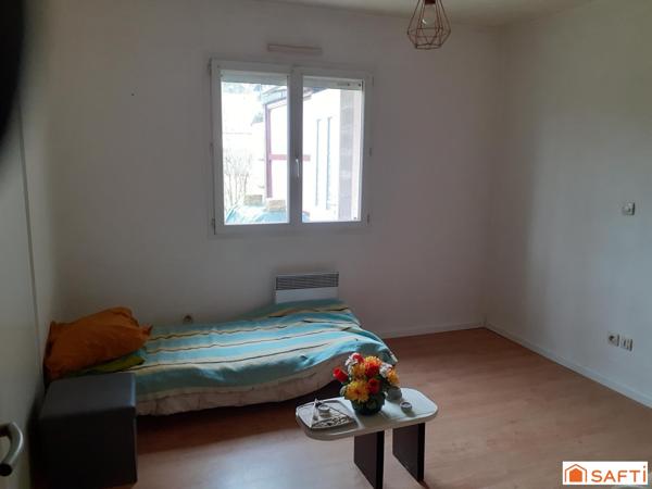 MAISON 117 M2 PLAIN PIED LONGUE-JUMELLES  AVEC JARDIN CLOS DE 1240 Mètres