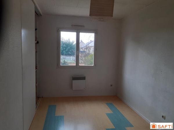 MAISON 117 M2 PLAIN PIED LONGUE-JUMELLES  AVEC JARDIN CLOS DE 1240 Mètres