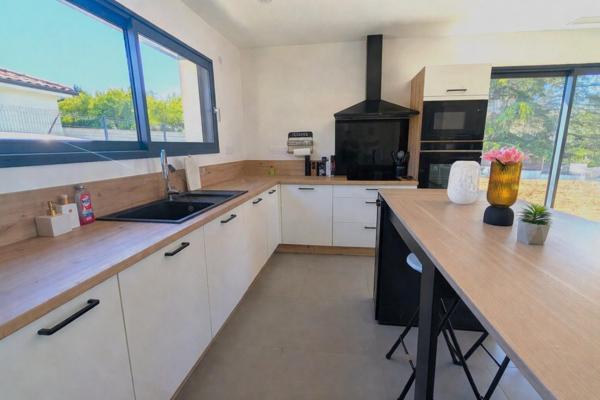 Maison contemporaine de plain-pied 114 m²