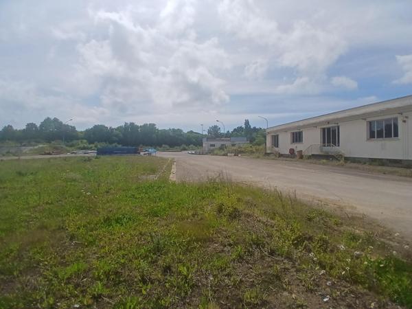 Terrain industriel 12 000m²