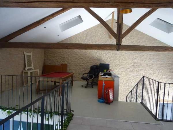 A COUZEIX MAGNIFIQUE LONGERE REFAITE A NEUF DE 364 M² HABITABLES AVEC PISCINE SANS VIS A VIS 5 CHAMBRES ETC...