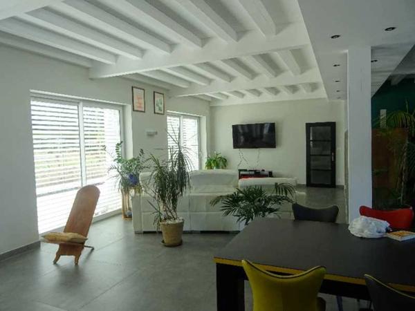 A COUZEIX MAGNIFIQUE LONGERE REFAITE A NEUF DE 364 M² HABITABLES AVEC PISCINE SANS VIS A VIS 5 CHAMBRES ETC...