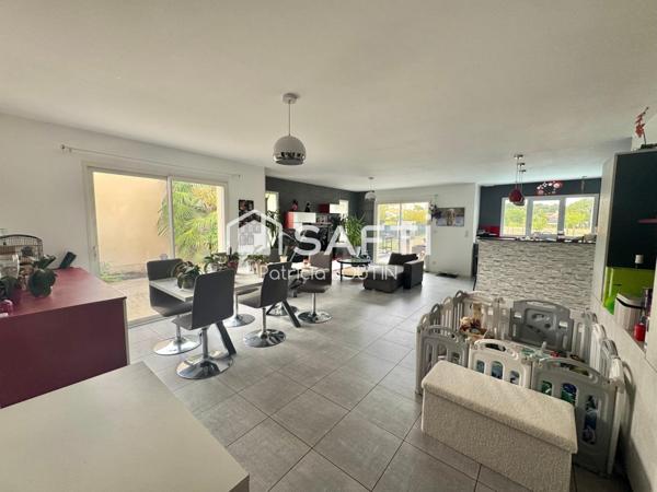 PAVILLON PLAIN PIED 3 CHAMBRES UN BUREAU ET GARAGE A LA CRECHE !