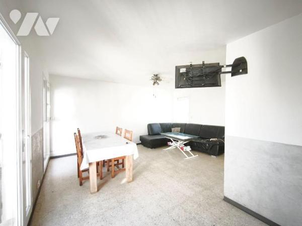 Arles, secteur Barriol maison de plain pied de 90m² comprenant: entrée, séjour, cuisine, 3 cham...