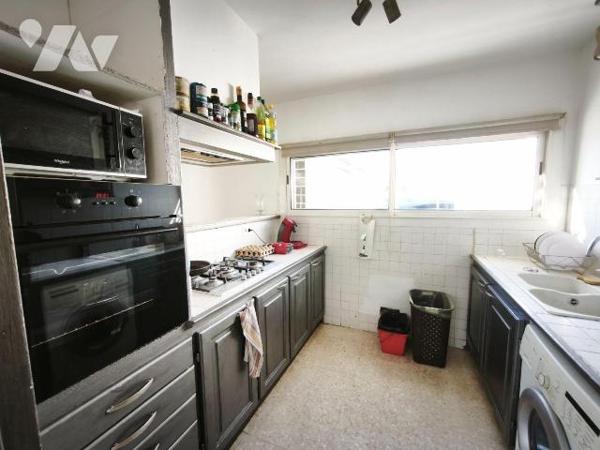 Arles, secteur Barriol maison de plain pied de 90m² comprenant: entrée, séjour, cuisine, 3 cham...