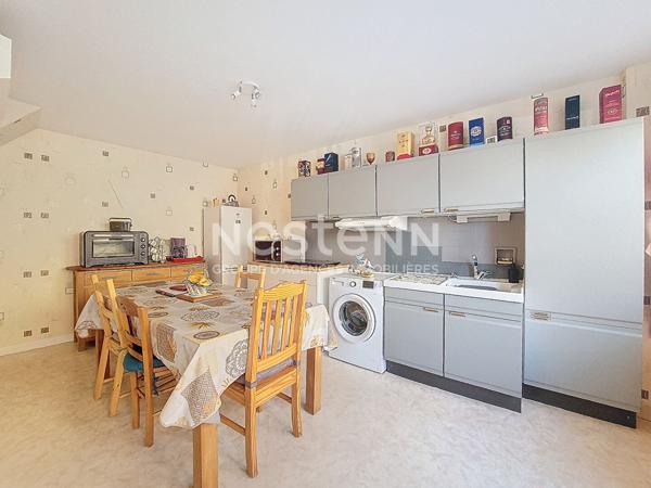 EXCLUSIVITE ! Maison de ville avec balcon et cave, en plein Centre  de Retournac