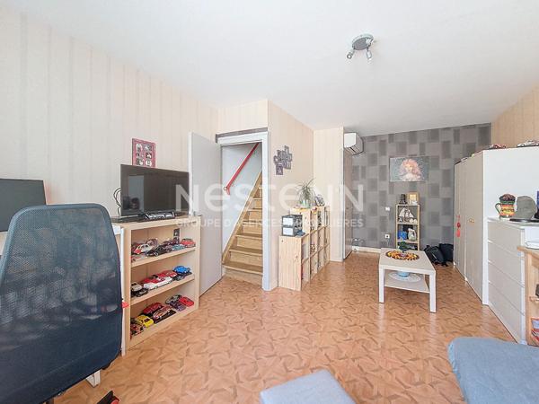 EXCLUSIVITE ! Maison de ville avec balcon et cave, en plein Centre  de Retournac