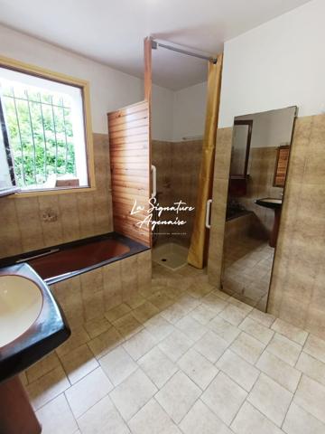 MAISON DE 242 M² AVEC MAGNIFIQUE VUE ET TERRAIN DE 12 098 M²
