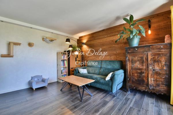 Magnifique appartement T4 rénové avec terrasse, vue lac et parking