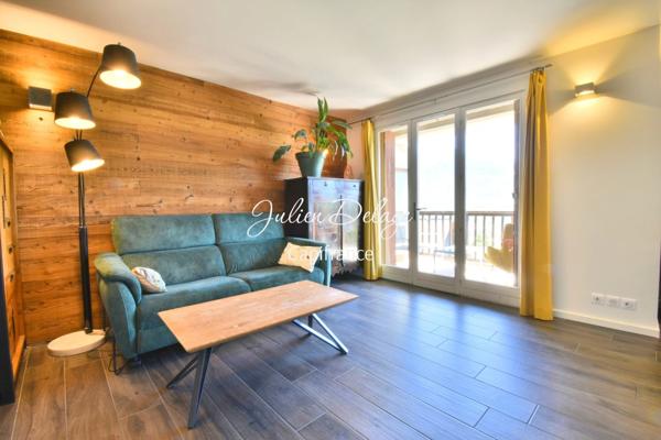 Magnifique appartement T4 rénové avec terrasse, vue lac et parking