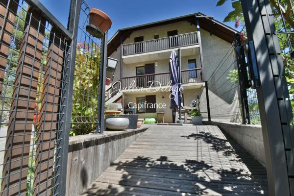 Magnifique appartement T4 rénové avec terrasse, vue lac et parking