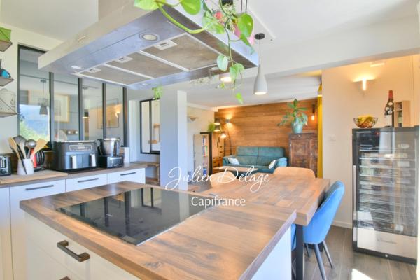 Magnifique appartement T4 rénové avec terrasse, vue lac et parking