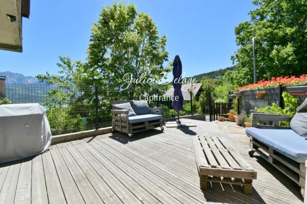 Magnifique appartement T4 rénové avec terrasse, vue lac et parking