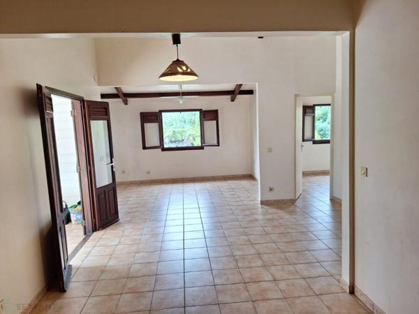 Maison de 78m² sur terrain de 2099m² situé au Saint-Esprit