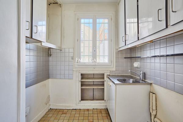 A VENDRE - Appartement Paris - 75009 - Folies Bergère - Square Montholon - 2 pièces - 1 chambre - 48 m²