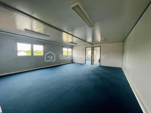 Local d'activités de 1 541 m²