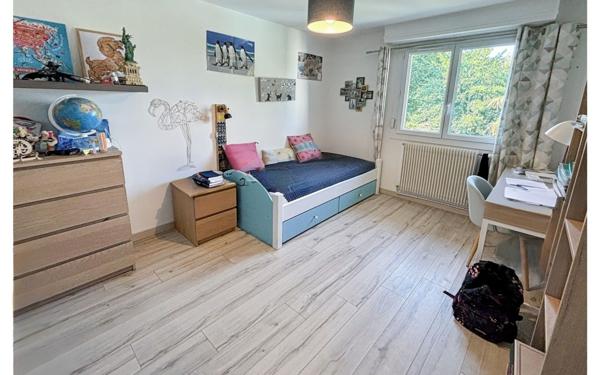 Maison à vendre    5 pièces •  Billère