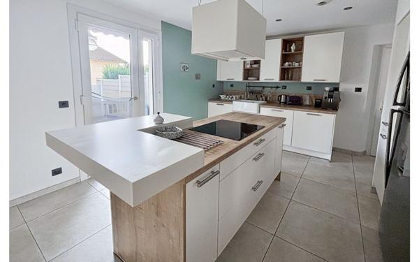 Maison à vendre    5 pièces •  Billère