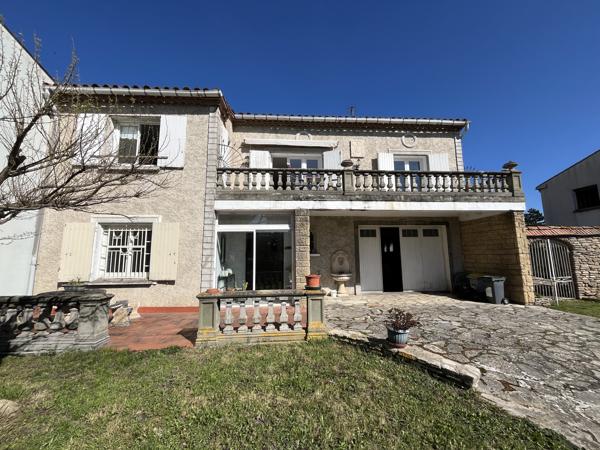 CARCASSONNE: Maison 170 m² avec jardin piscine et garage.