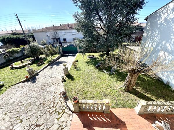 CARCASSONNE: Maison 170 m² avec jardin piscine et garage.