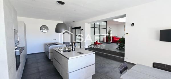 Lauris - Maison de village type loft 160m² avec grande terrasse